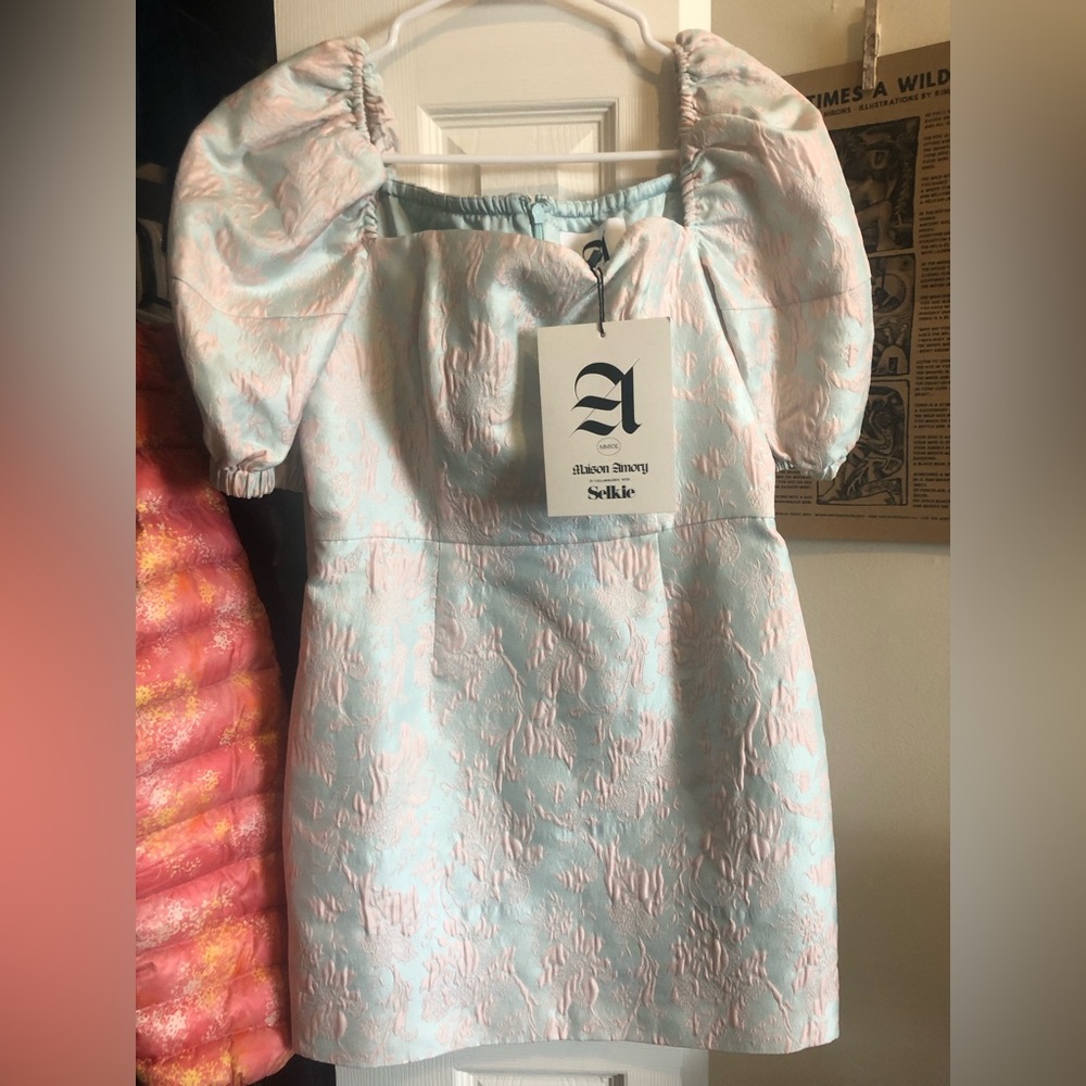 Size M Selkie strawberry mini